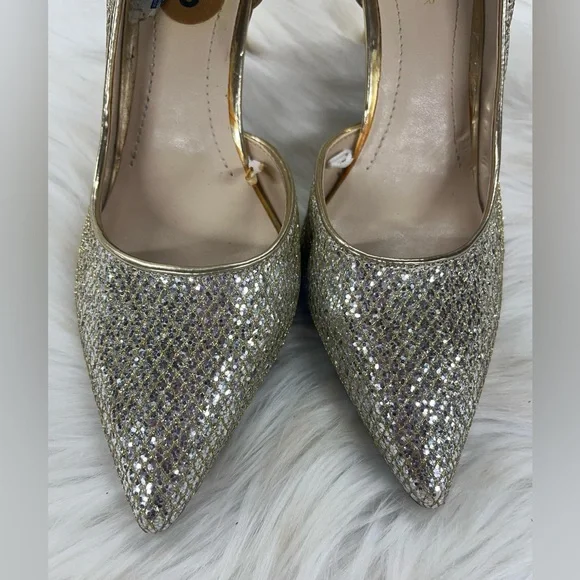 Marc Fisher Gold high heeled shoes size 8 woman’s - Picture 4 of 10